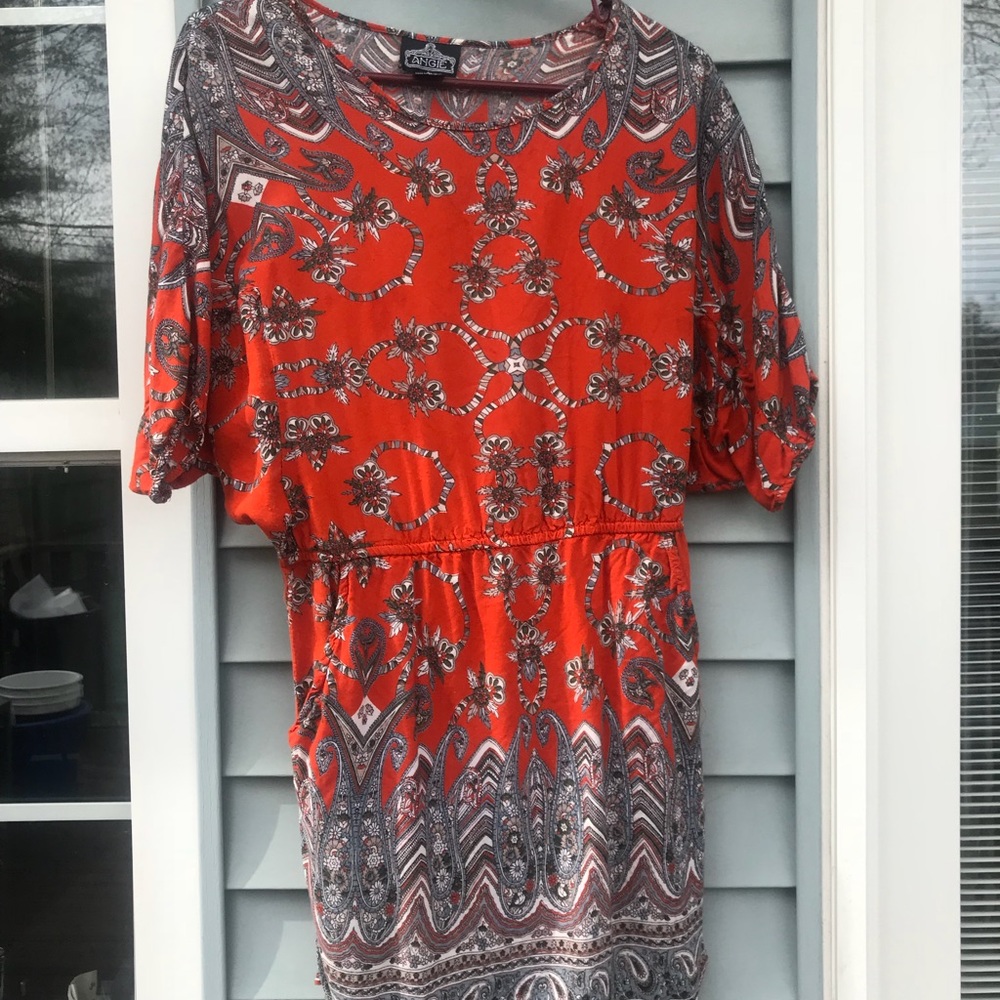 Super cute tunic w/ pockets